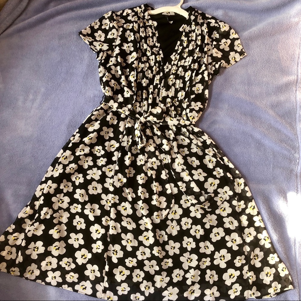 NWOT Women Black Floral Dress Size 12